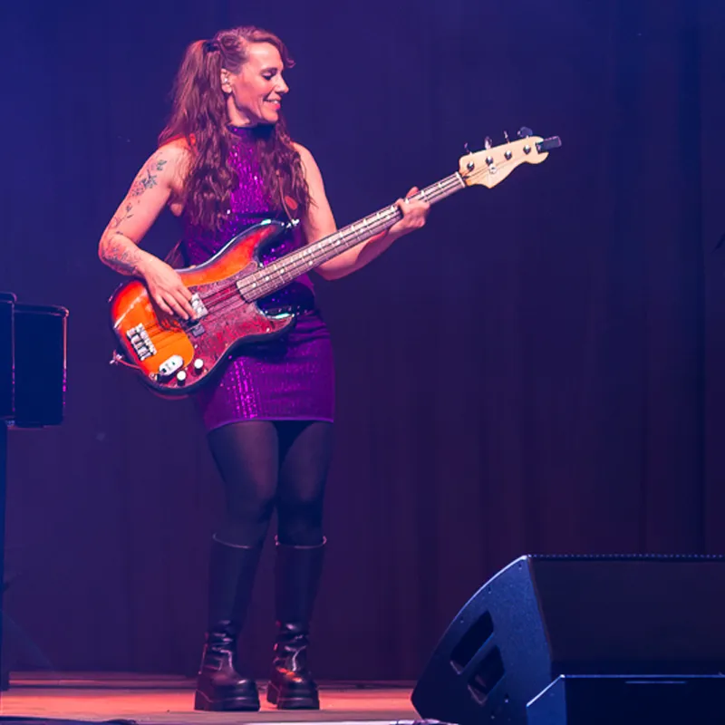 Britta Breuckmann – Bass bei BITCH IS BACK