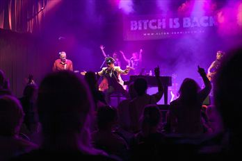 BITCH IS BACK live im Schön und Frölich